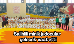 Minik judocular madalyaları topladı